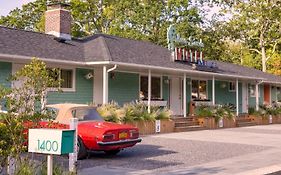 Silver Sands Motel & Beach Bungalows
